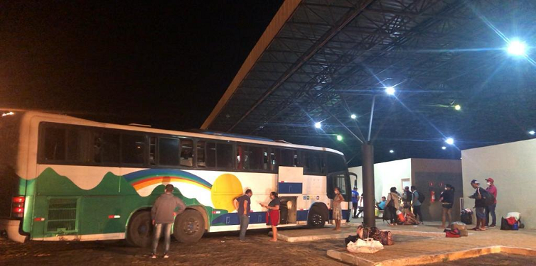 Ônibus são retidos em São Raimundo Nonato